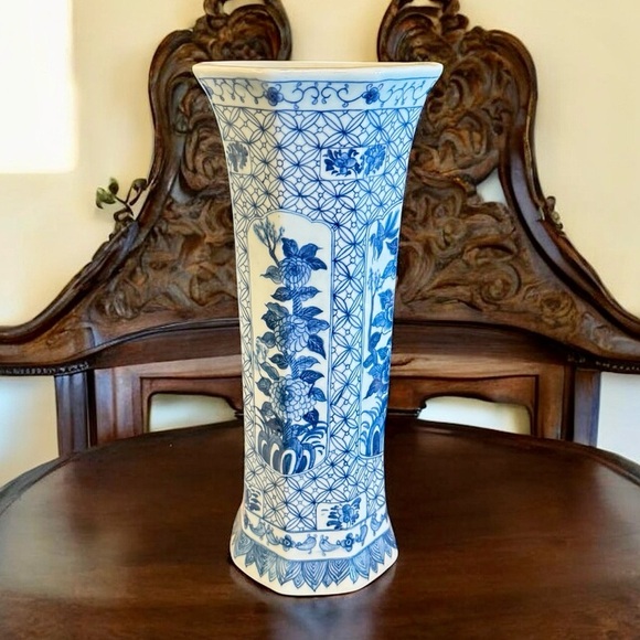 Large Vintage Chinoiserie / Chinese style Porcelain Vase - Picture 3 of 7